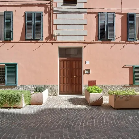 Lejlighed Elegant With Sea View In 89 M² *