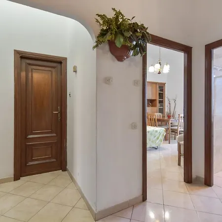 Elegant With Sea View In 89 M² 圣托斯特凡诺港