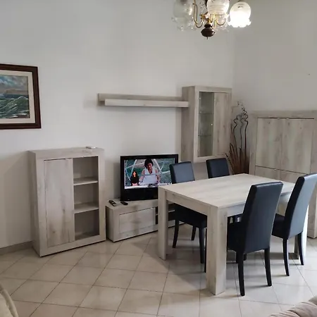 公寓 Elegant With Sea View In 89 M² 圣托斯特凡诺港